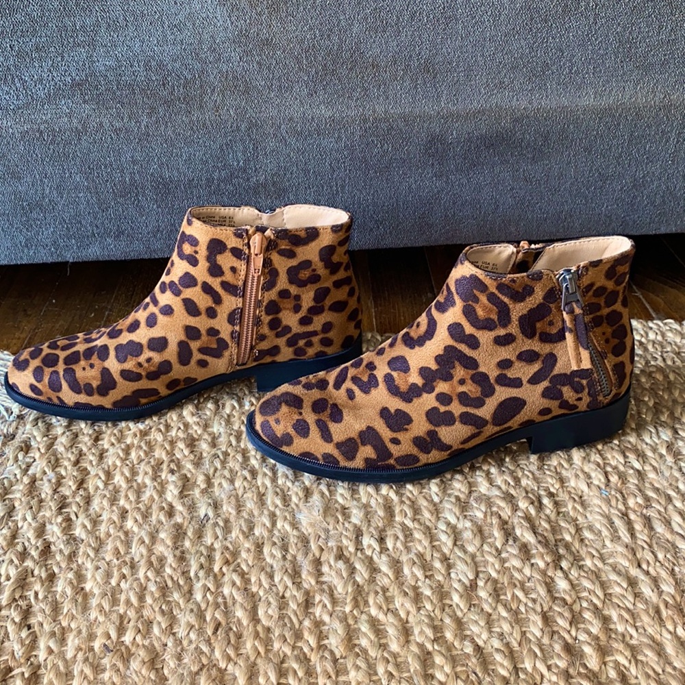 Time and Tru, Women’s size 6 1/2, Printed Booties